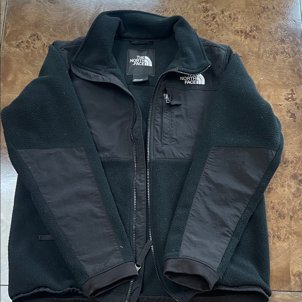 The North Face Youth Black Fleece Jacket